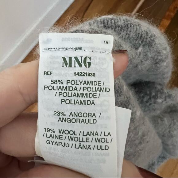 Vintage 90s Mango Grey Cropped Angora/Wool Blend Cardigan - Picture 5 of 5